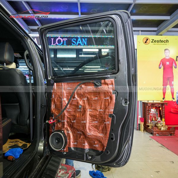 Cách Âm Cửa Xe Ford Ranger 2023