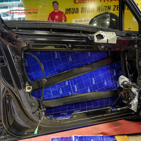 Cách Âm Cửa Xe Bentley 2009