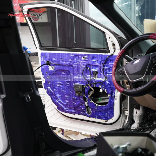 Cách Âm Cửa Xe Ford Explorer