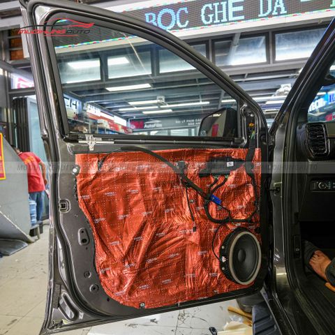 Cách âm 4 cửa xe Ford Ranger 2023