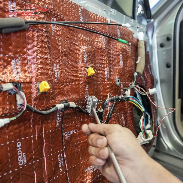 Cách Âm Cửa Xe Toyota Camry 2014