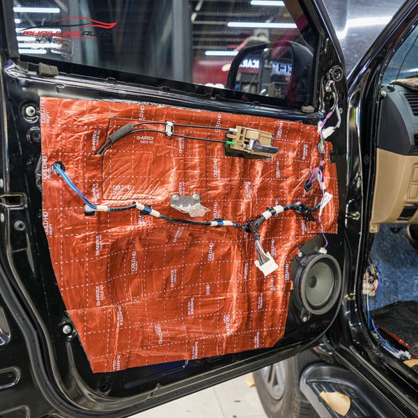 Cách Âm Cửa Xe Toyota Fortuner 2015