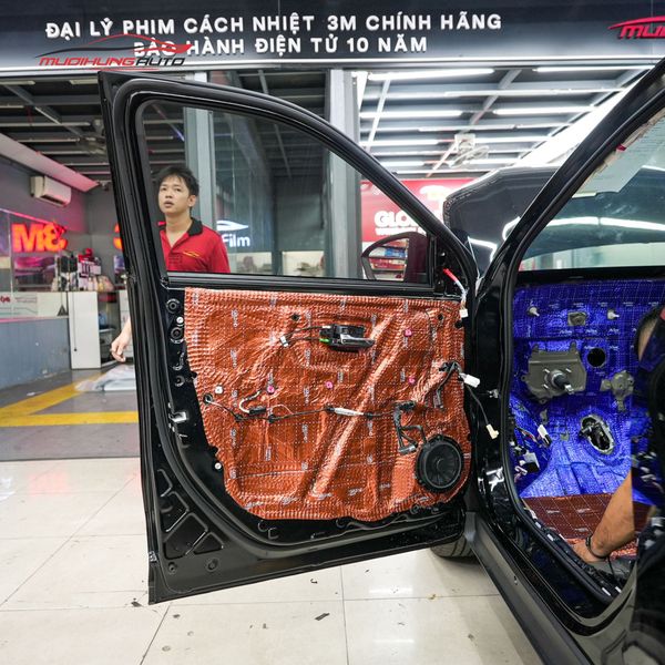 Cách Âm Cửa Xe Toyota Yaris Cross 2024