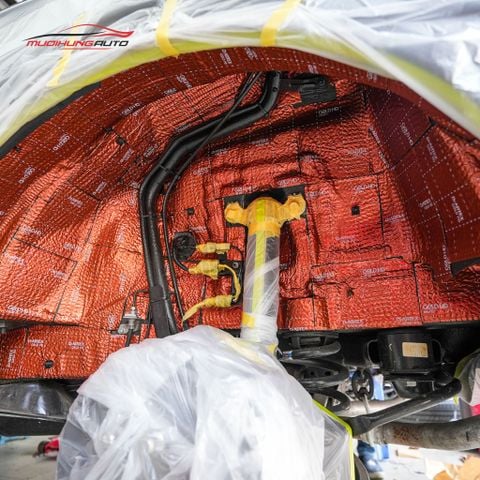 Cách âm chống ồn hốc bánh Ford Explorer 2023