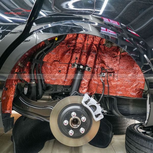 Cách Âm Hốc Bánh Kia Carnival 2025