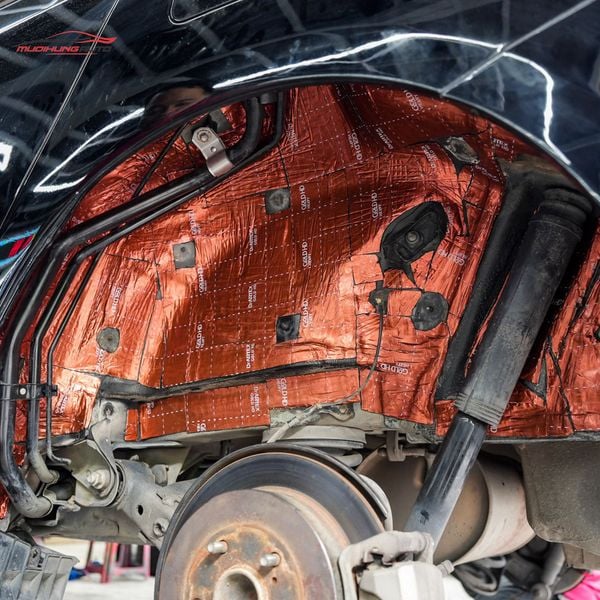 Cách Âm Hốc Bánh Toyota Sienna 2011