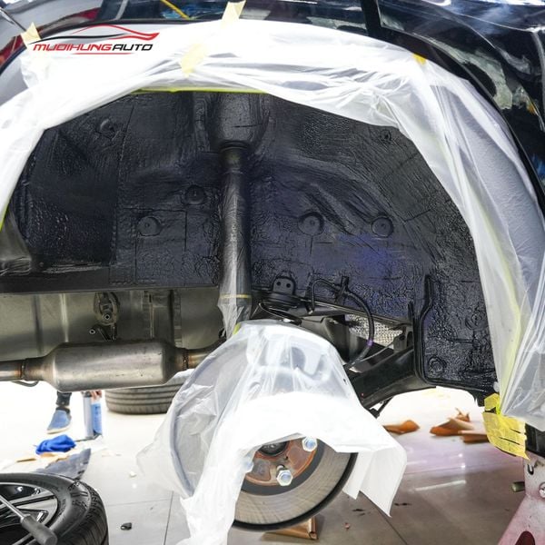 Cách Âm Hốc Bánh Toyota Yaris Cross 2024