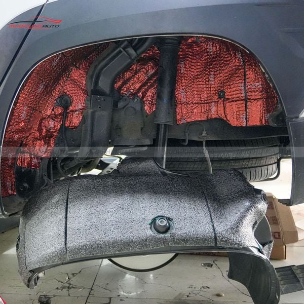 Cách Âm Hốc Bánh Hyundai Stargazer