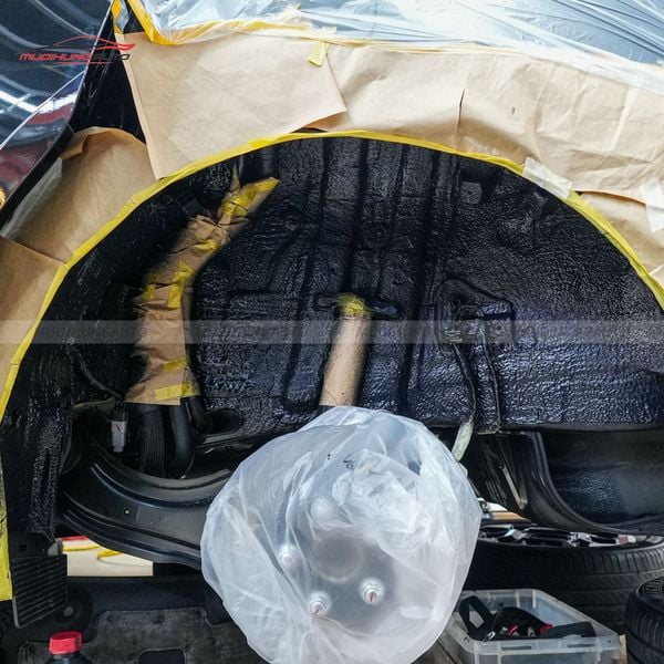 Cách Âm Hốc Bánh Kia Carnival 2025