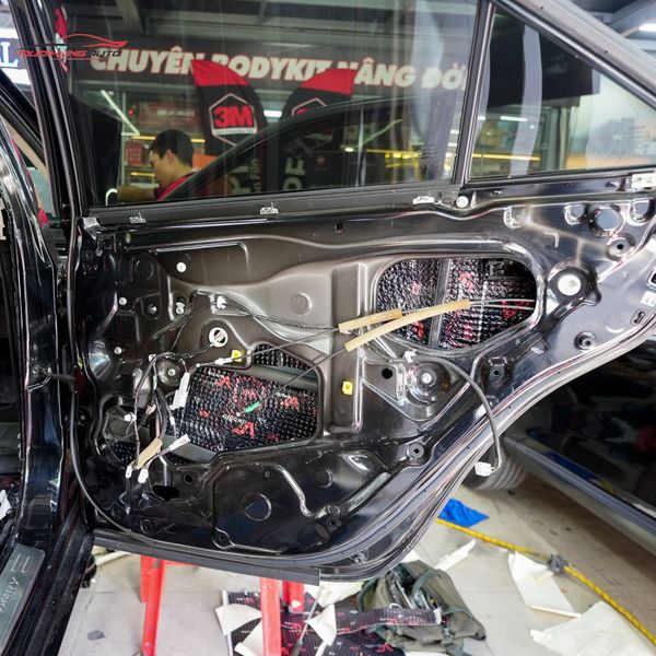 Cách Âm Cửa Xe Toyota Camry 2015