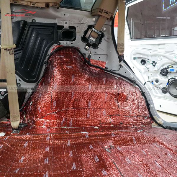 Cách Âm Sàn Xe Kia Sorento 2018