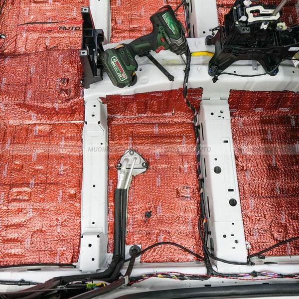 Cách Âm Sàn Xe Hyundai Stargazer