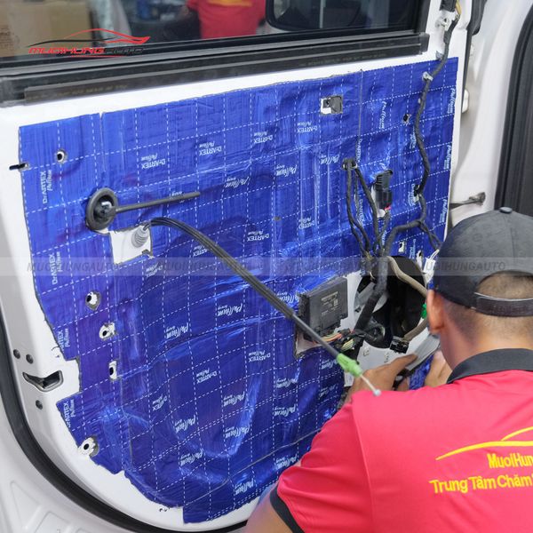 Cách Âm Cửa Xe Ford Explorer