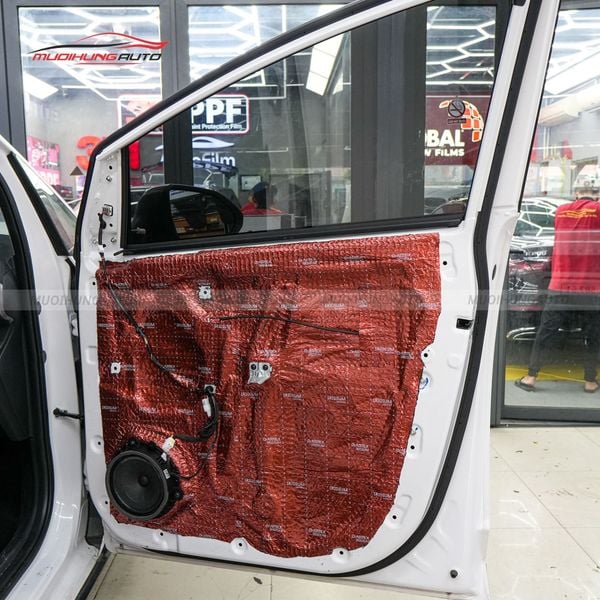 Cách Âm Cửa Xe Hyundai Stargazer