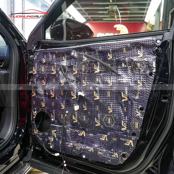 Cách âm cửa xe Ford Territory 2023