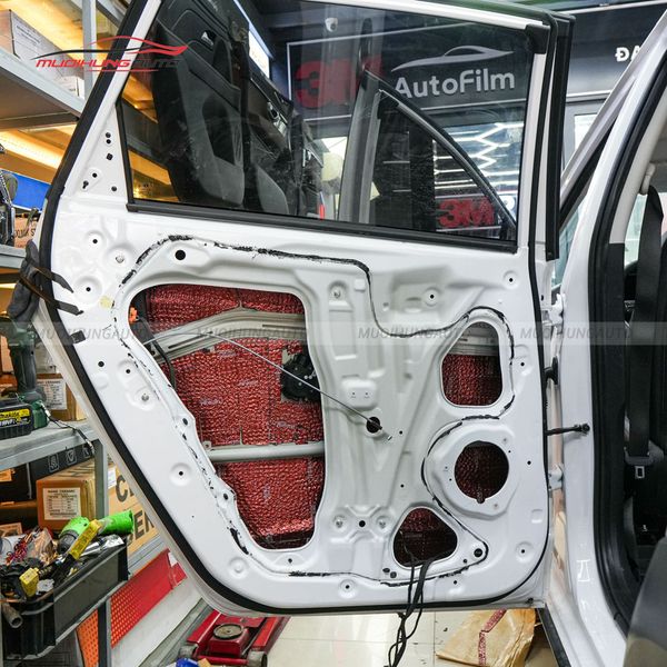 Cách Âm Cửa Xe Hyundai Stargazer