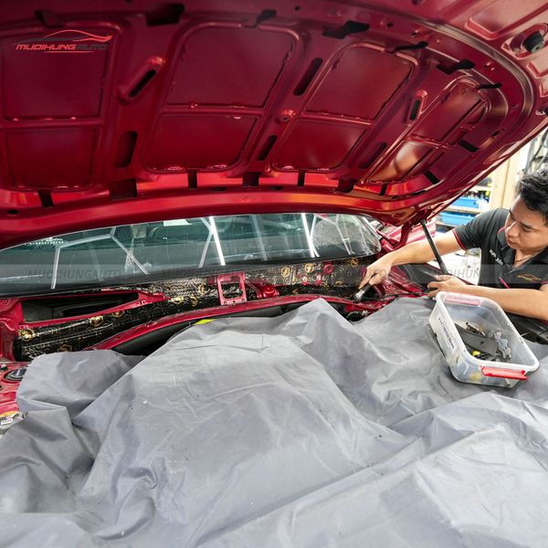 Cách Âm Đường Chân Kính Kia Sorento 2023