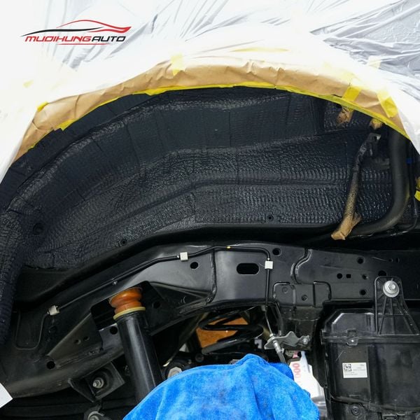 Cách Âm Hốc Bánh Ford Everest 2024