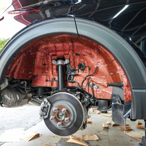 Cách âm chống ồn hốc bánh Ford Explorer 2023