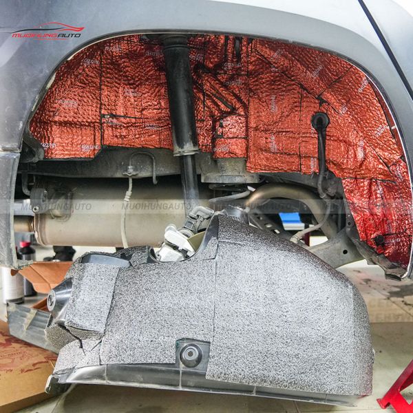 Cách Âm Hốc Bánh Hyundai Stargazer