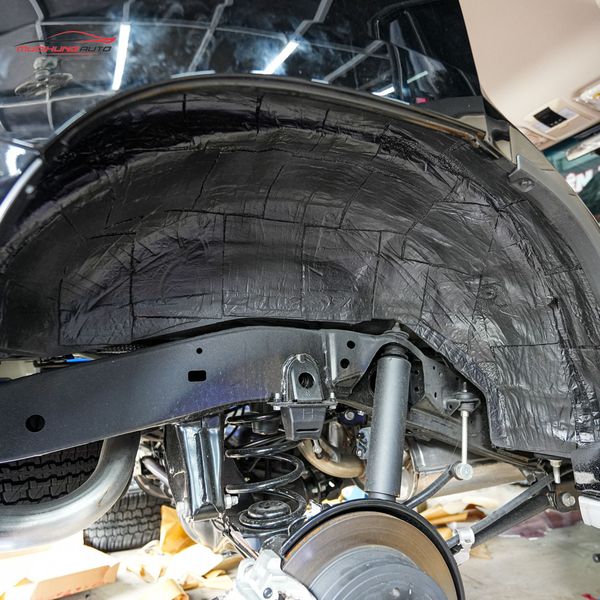 Cách Âm Hốc Bánh Toyota Land Cruiser Prado