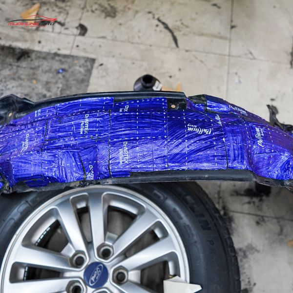 Cách Âm Hốc Bánh Ford Escape