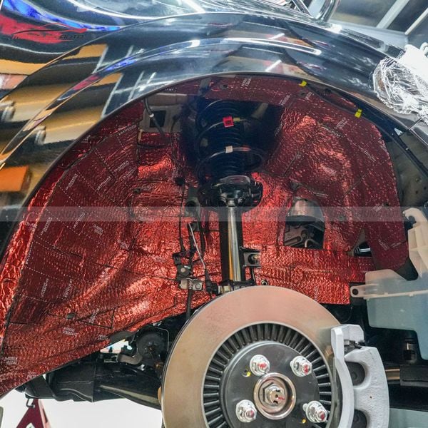 Cách Âm Hốc Bánh Kia Carnival 2025