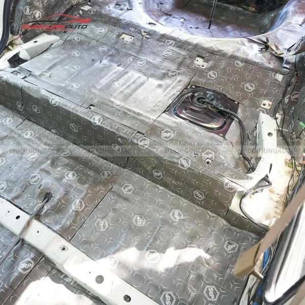 Cách Âm Sàn Xe Mitsubishi Outlander 2020