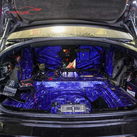 Cách âm cốp xe Bentley 2009