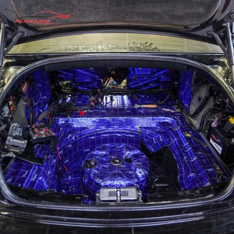 Cách âm cốp xe Bentley 2009