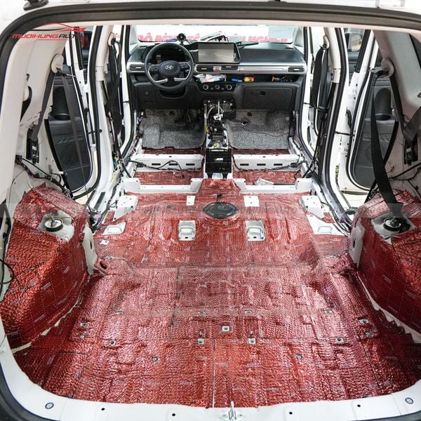 Cách Âm Cốp Xe Hyundai Stargazer