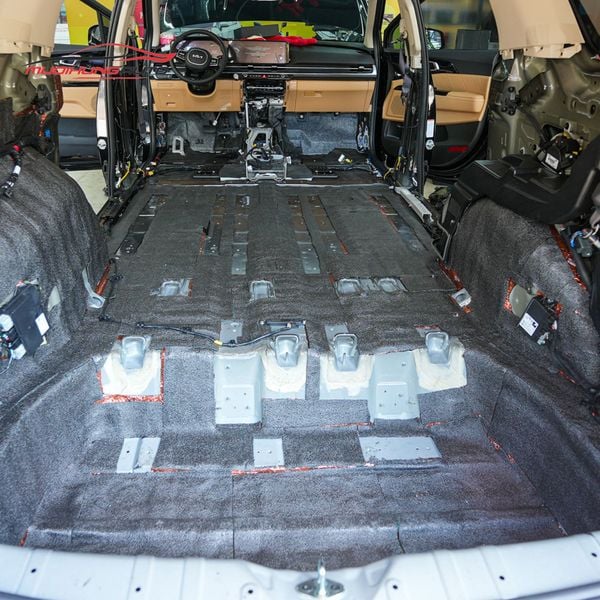 Cách Âm Chống Ồn Cốp Xe Ô Tô