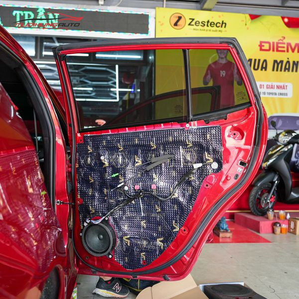 Cách Âm Cửa Xe Toyota Yaris 2023