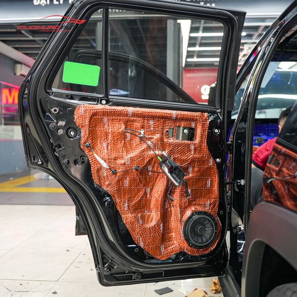 Cách Âm Cửa Xe Toyota Yaris Cross 2024