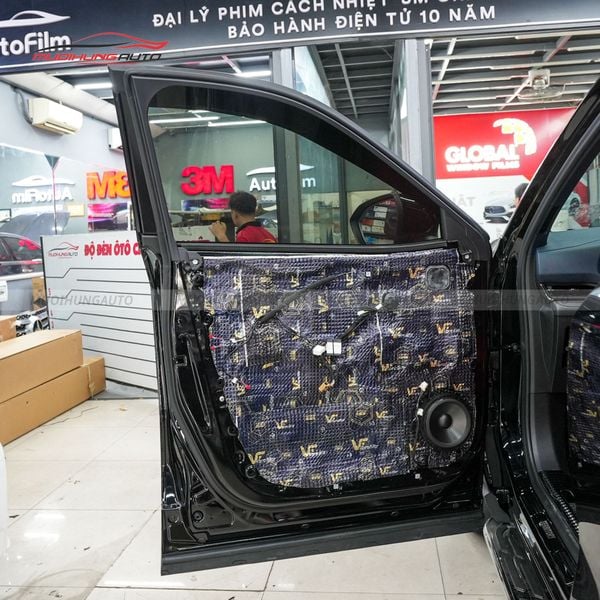Cách âm cửa xe Ford Territory 2023