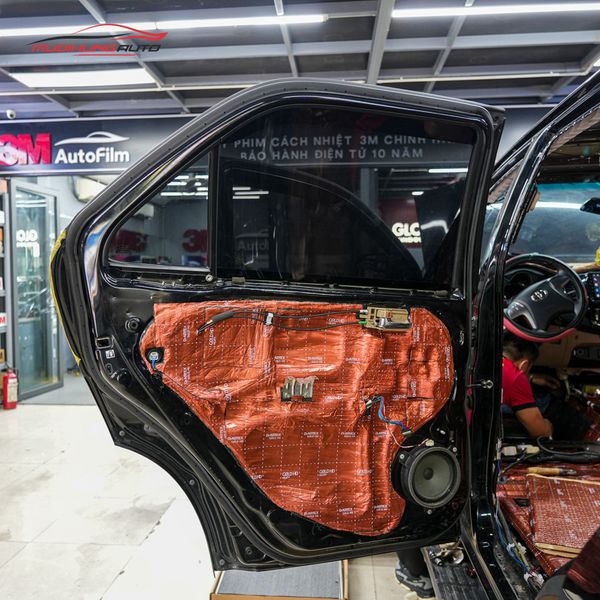Cách Âm Cửa Xe Toyota Fortuner 2015