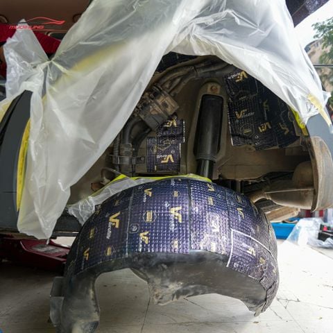 Cách âm hốc bánh Chevrolet Captiva 2009