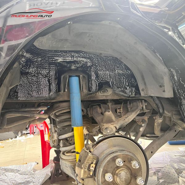 Cách Âm Hốc Bánh Mitsubishi Pajero 2017