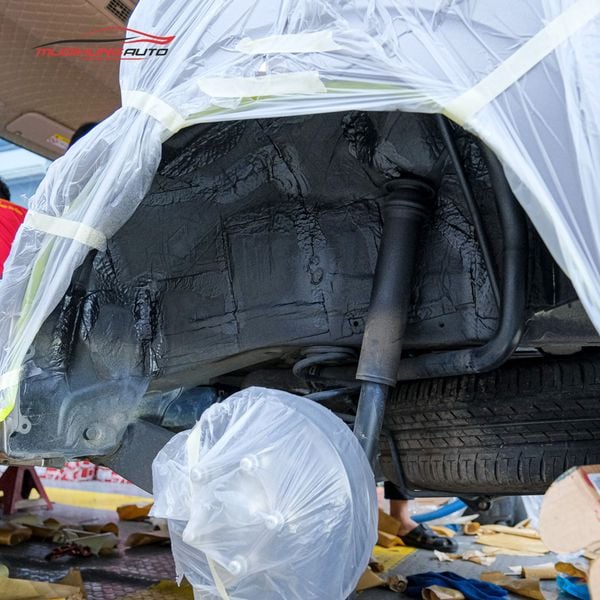 Cách Âm Hốc Bánh Mitsubishi Xpander