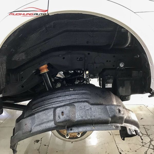 Cách Âm Hốc Bánh Ford Everest 2023