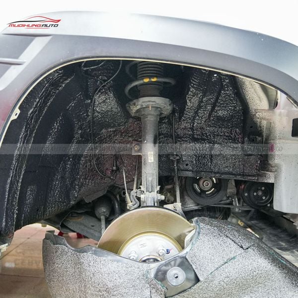 Cách Âm Hốc Bánh Hyundai Stargazer