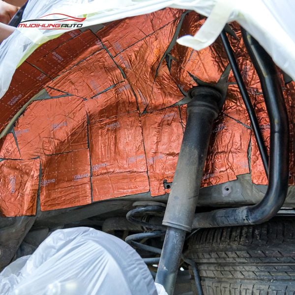 Cách Âm Hốc Bánh Mitsubishi Xpander