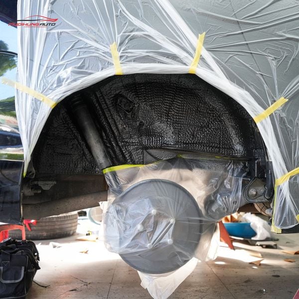 Cách Âm Hốc Bánh Toyota Sienna 2011