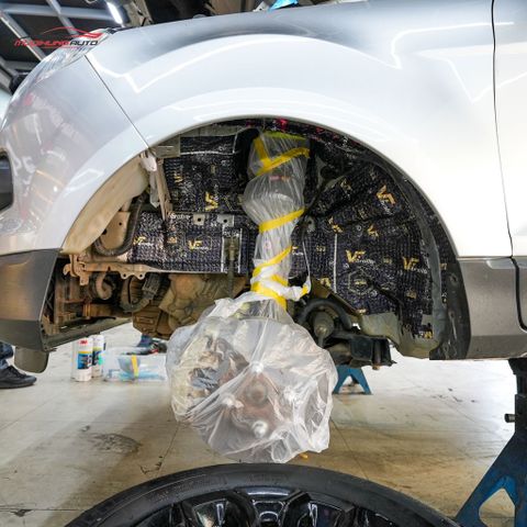 Cách âm hốc bánh Ford Ecosport 2016