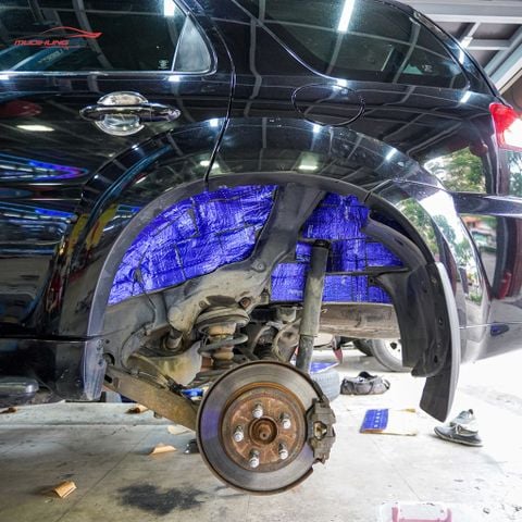 Cách âm hốc bánh Ford Escape