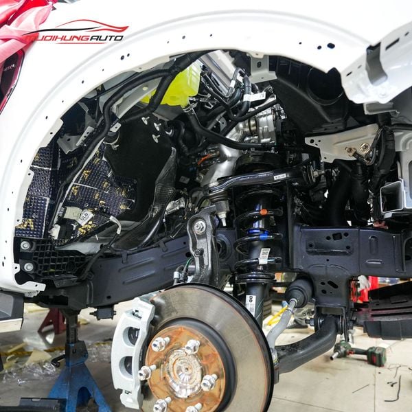 Cách Âm Hốc Bánh Ford Everest 2023