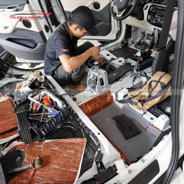 Cách Âm Sàn Xe BMW X1