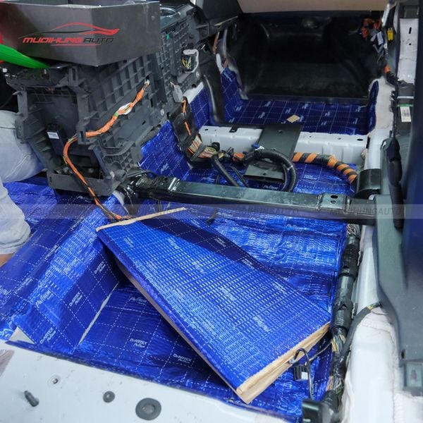 Cách Âm Sàn Xe Ford Explorer