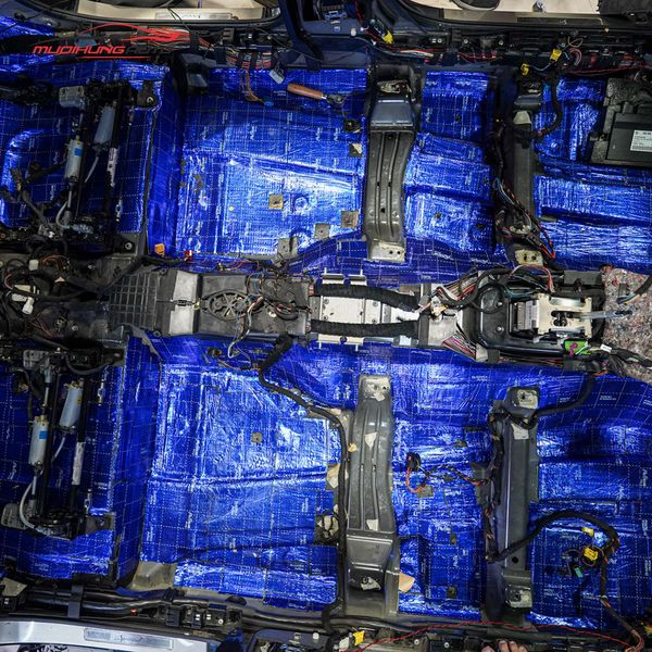 Cách Âm Sàn Xe Bentley 2009