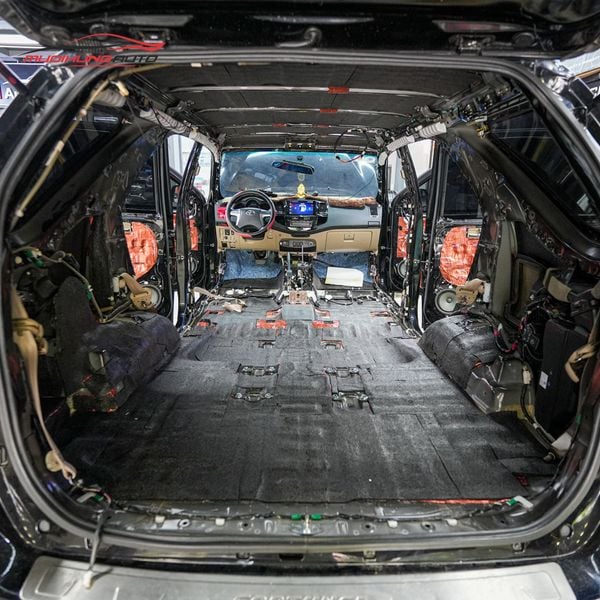 Cách Âm Sàn Xe Toyota Fortuner 2015